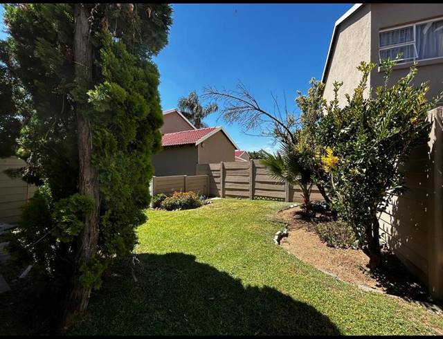 2 BEDROOM TOWNHOUSE FOR SALE IN VORNA VALLEY